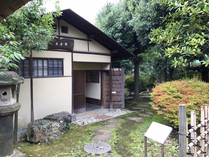 茶室（聴雨庵）