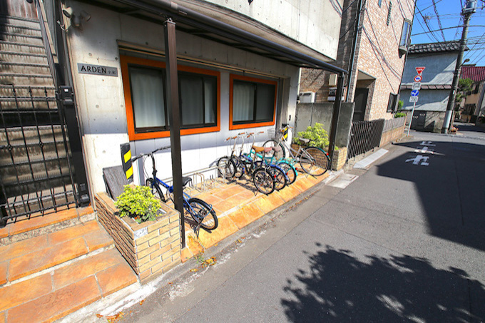 屋根付きの自転車置き場